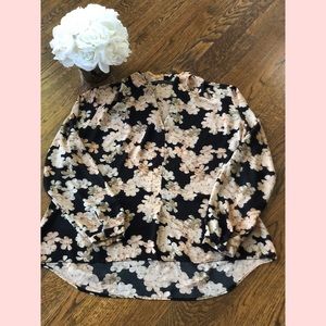 4/$20🎊Rose & Olive Floral Print Blouse